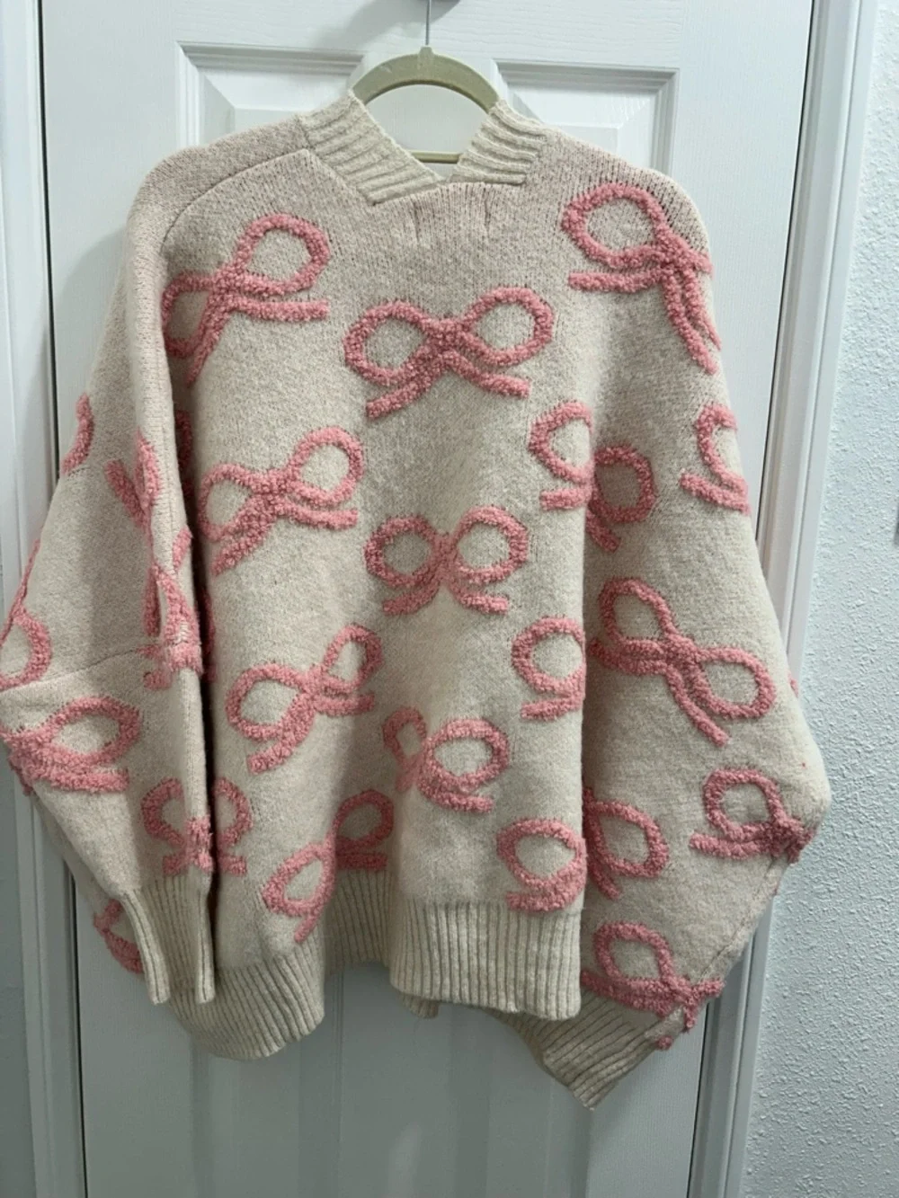 BUCKETLIST Oversized / Slouchy Cream Cardigan with Pink Ribbon Knit Detail - Picture 2 of 2